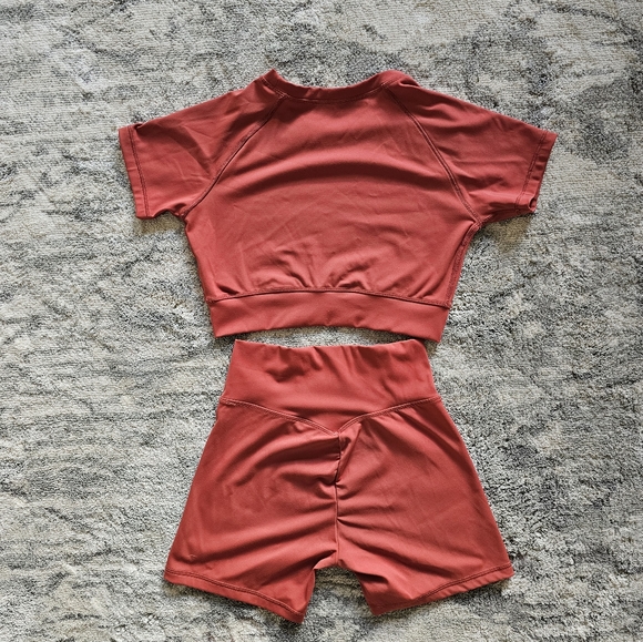 Danysu Snatched Waist Crossover Shorts and Top Workout Gym 2 pcs - Picture 6 of 12